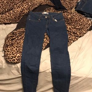 Pants never worn size 3 but fit like a 2
